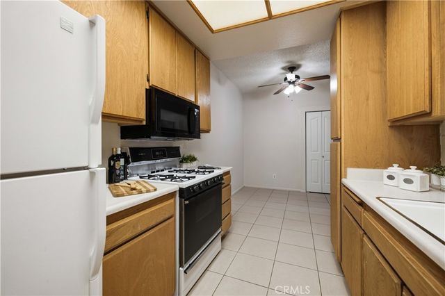 2823 W Avenue K12 137, Lancaster, CA 93536
