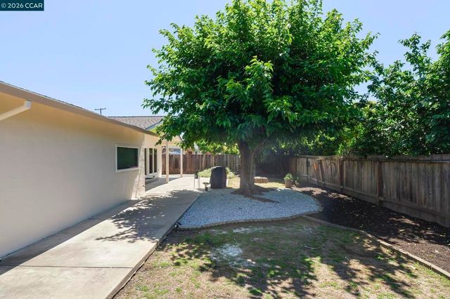4050 Sacramento St, Concord, CA 94521