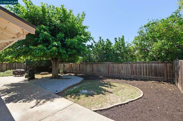 4050 Sacramento St, Concord, CA 94521