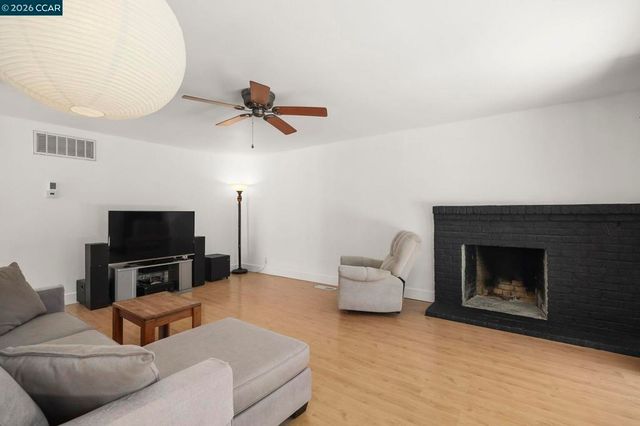 4050 Sacramento St, Concord, CA 94521