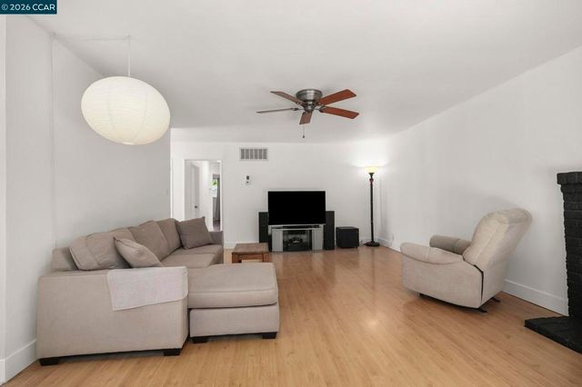 4050 Sacramento St, Concord, CA 94521