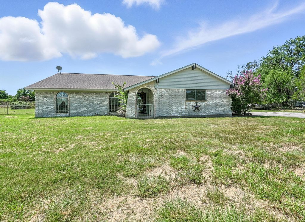 7709 Ileson Road, Aubrey, TX 76227