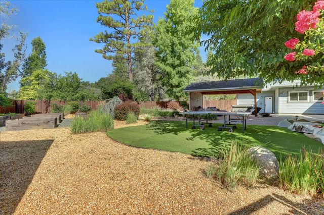 13271 La Barr Meadows Rd, Grass Valley, CA 95949