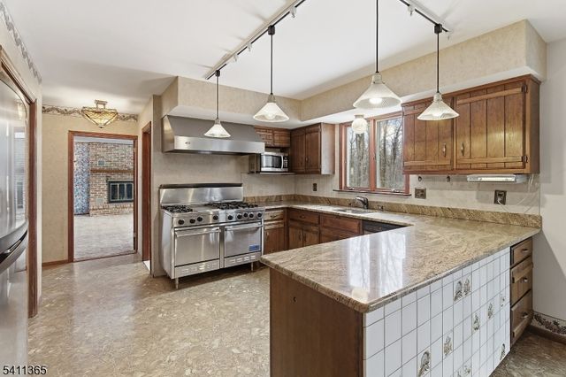 439 Long Hill Rd, Hillsborough Twp., NJ 08844