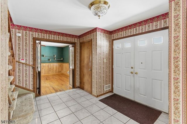 439 Long Hill Rd, Hillsborough Twp., NJ 08844