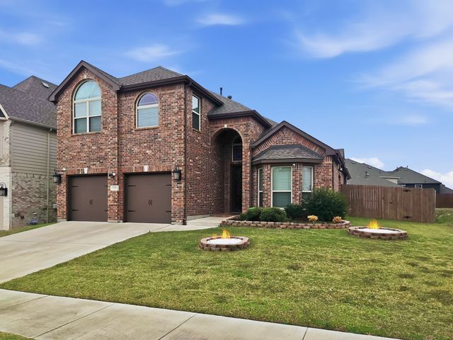 5325 Center Hill Drive, Fort Worth, TX 76179