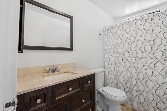 60 Knight Lane, Hollister, CA 95023