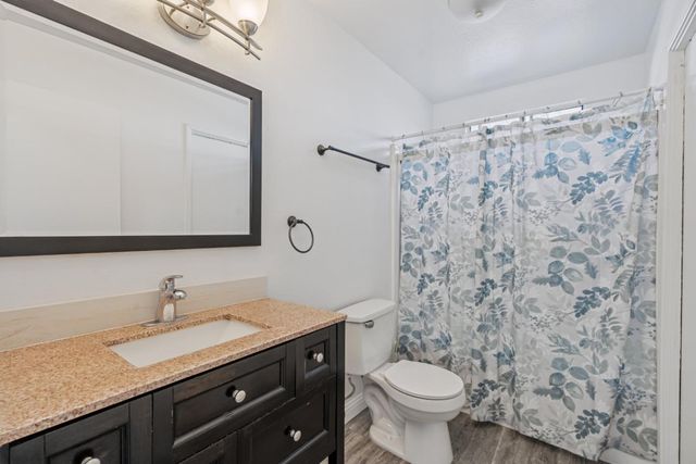 60 Knight Lane, Hollister, CA 95023