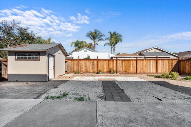 60 Knight Lane, Hollister, CA 95023