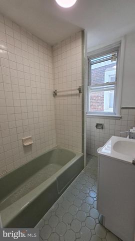 2086 E VICTORIA ST, Philadelphia, PA 19134