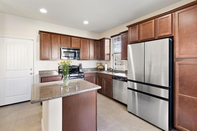 181 Talmont Cir, Roseville, CA 95678