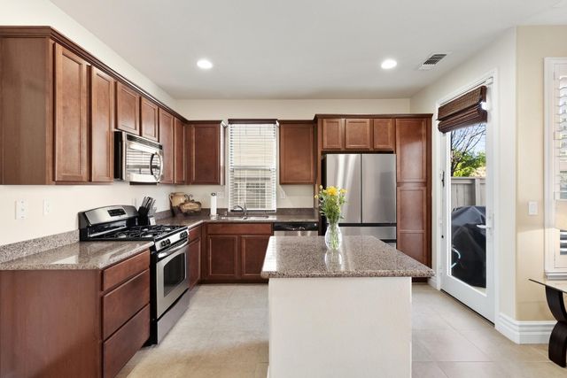 181 Talmont Cir, Roseville, CA 95678