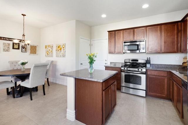 181 Talmont Cir, Roseville, CA 95678