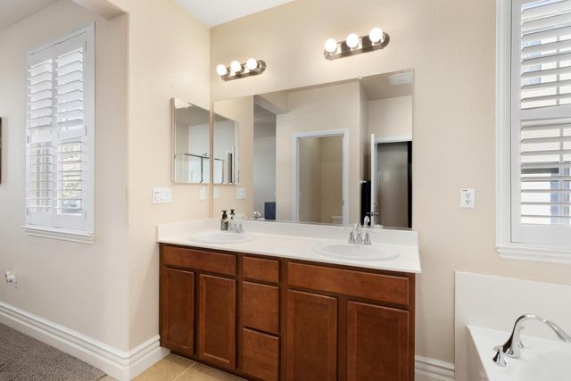 181 Talmont Cir, Roseville, CA 95678