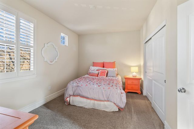 181 Talmont Cir, Roseville, CA 95678