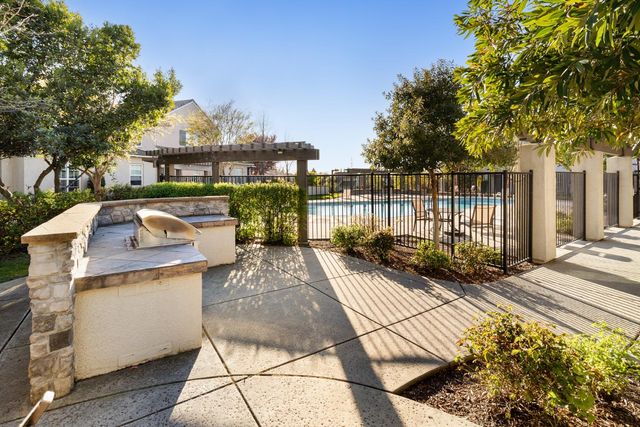 181 Talmont Cir, Roseville, CA 95678