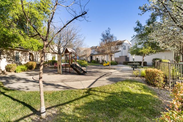 181 Talmont Cir, Roseville, CA 95678