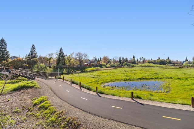 181 Talmont Cir, Roseville, CA 95678