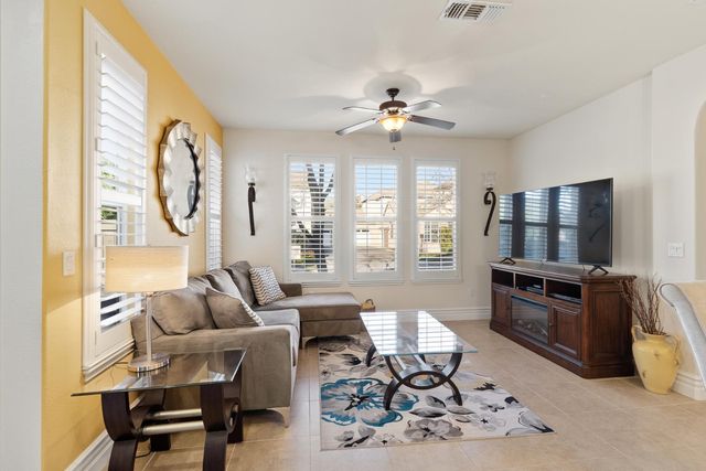 181 Talmont Cir, Roseville, CA 95678