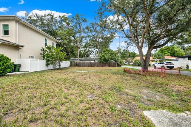 3201 W FIELDER STREET, Tampa, FL 33611
