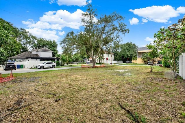 3201 W FIELDER STREET, Tampa, FL 33611