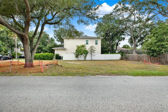 3201 W FIELDER STREET, Tampa, FL 33611