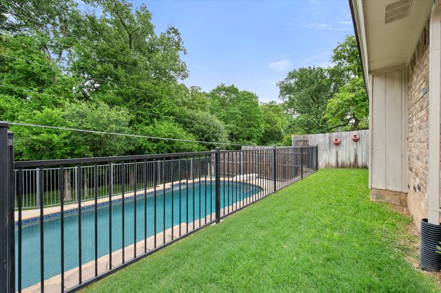 4103 Three Oaks Drive, Arlington, TX 76016