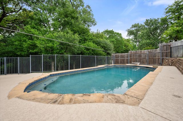 4103 Three Oaks Drive, Arlington, TX 76016