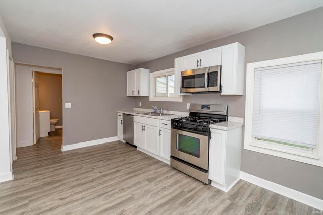52118 Helmen Avenue, South Bend, IN 46637