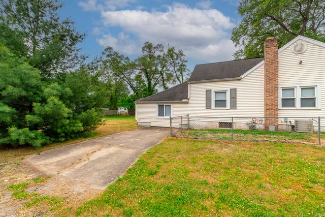 52118 Helmen Avenue, South Bend, IN 46637