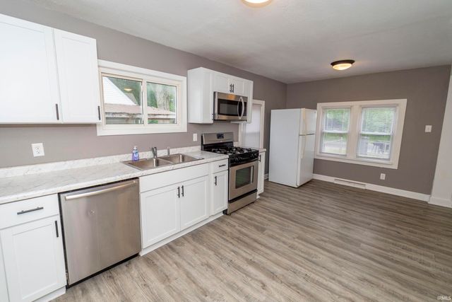 52118 Helmen Avenue, South Bend, IN 46637