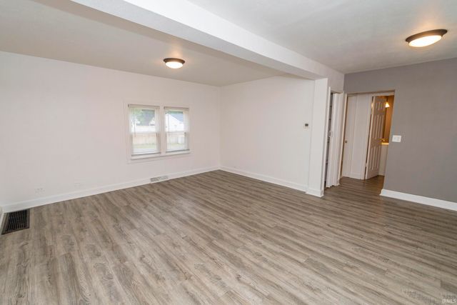 52118 Helmen Avenue, South Bend, IN 46637
