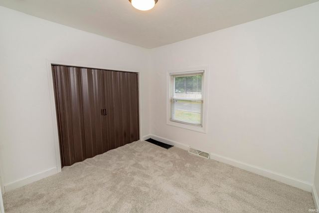 52118 Helmen Avenue, South Bend, IN 46637