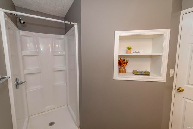 52118 Helmen Avenue, South Bend, IN 46637