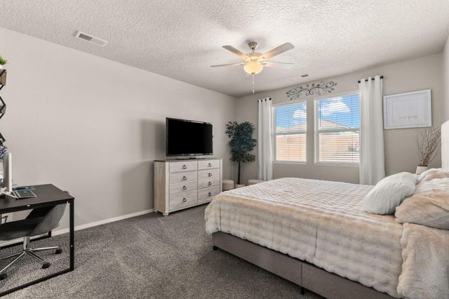 575 Turmalina Drive SE, Rio Rancho, NM 87124