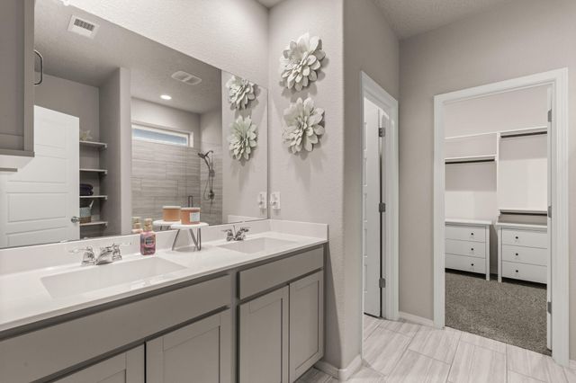 575 Turmalina Drive SE, Rio Rancho, NM 87124