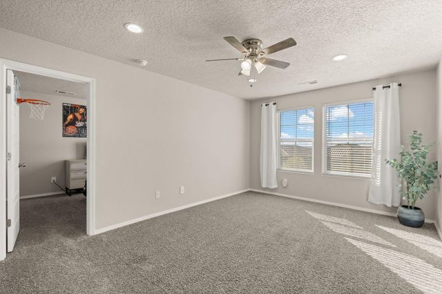 575 Turmalina Drive SE, Rio Rancho, NM 87124
