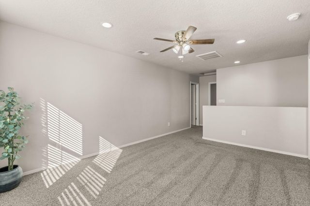 575 Turmalina Drive SE, Rio Rancho, NM 87124