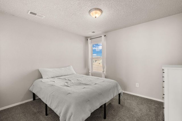 575 Turmalina Drive SE, Rio Rancho, NM 87124