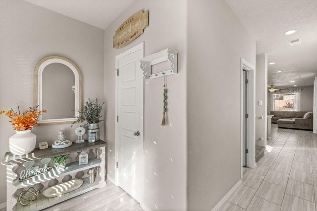 575 Turmalina Drive SE, Rio Rancho, NM 87124