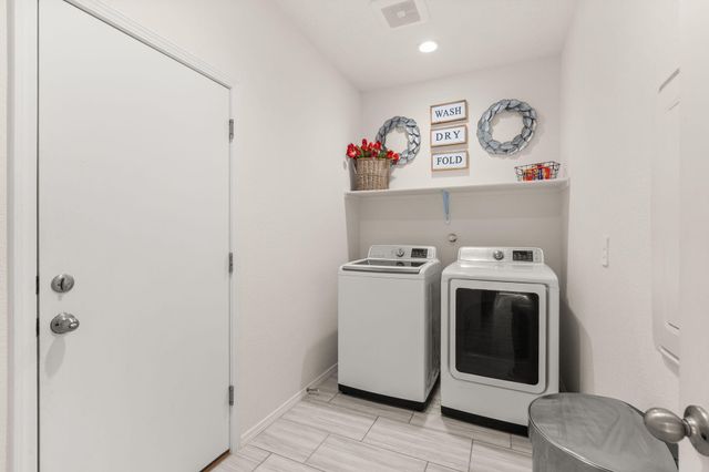 575 Turmalina Drive SE, Rio Rancho, NM 87124