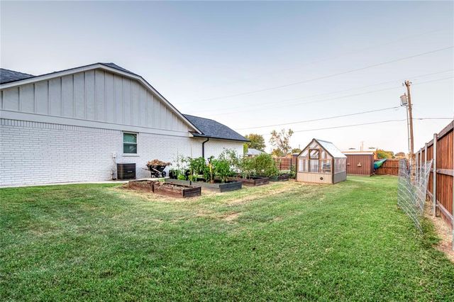 112 Clador Drive, Chandler, OK 74834