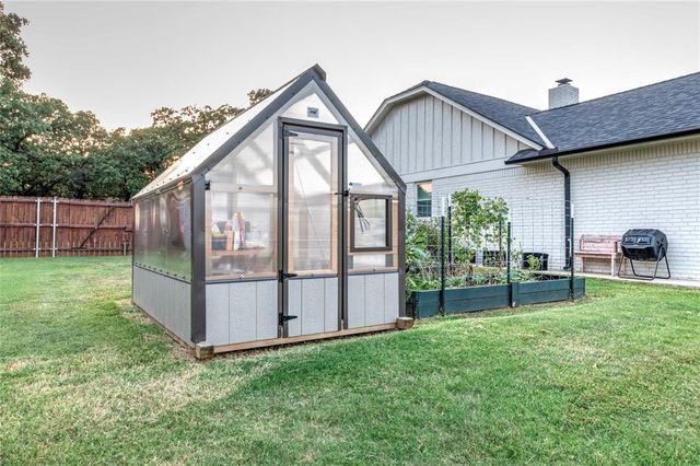 112 Clador Drive, Chandler, OK 74834
