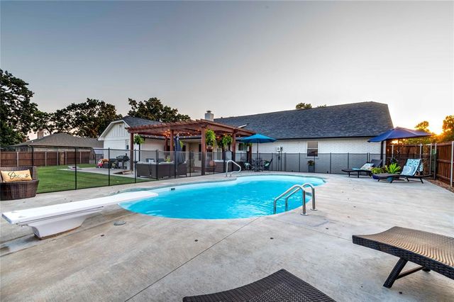 112 Clador Drive, Chandler, OK 74834