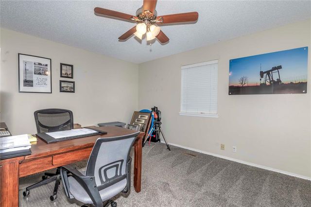 112 Clador Drive, Chandler, OK 74834