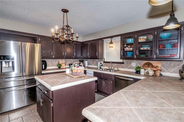 112 Clador Drive, Chandler, OK 74834
