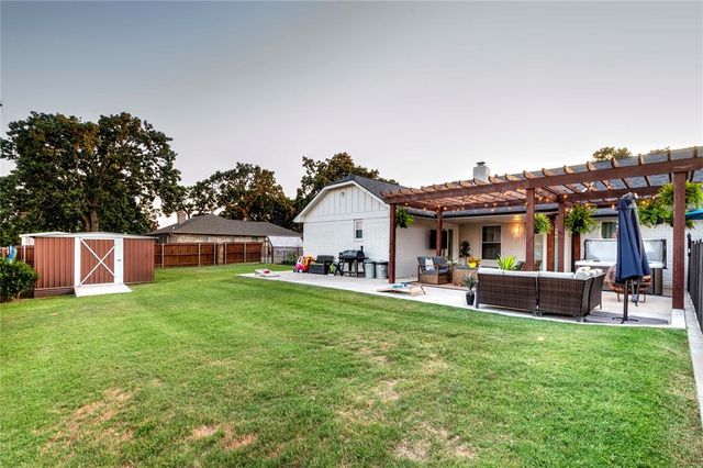 112 Clador Drive, Chandler, OK 74834