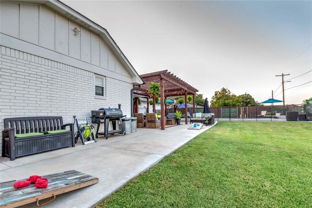112 Clador Drive, Chandler, OK 74834