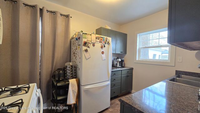 206 Custer Avenue, Lansing, MI 48912