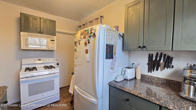 206 Custer Avenue, Lansing, MI 48912